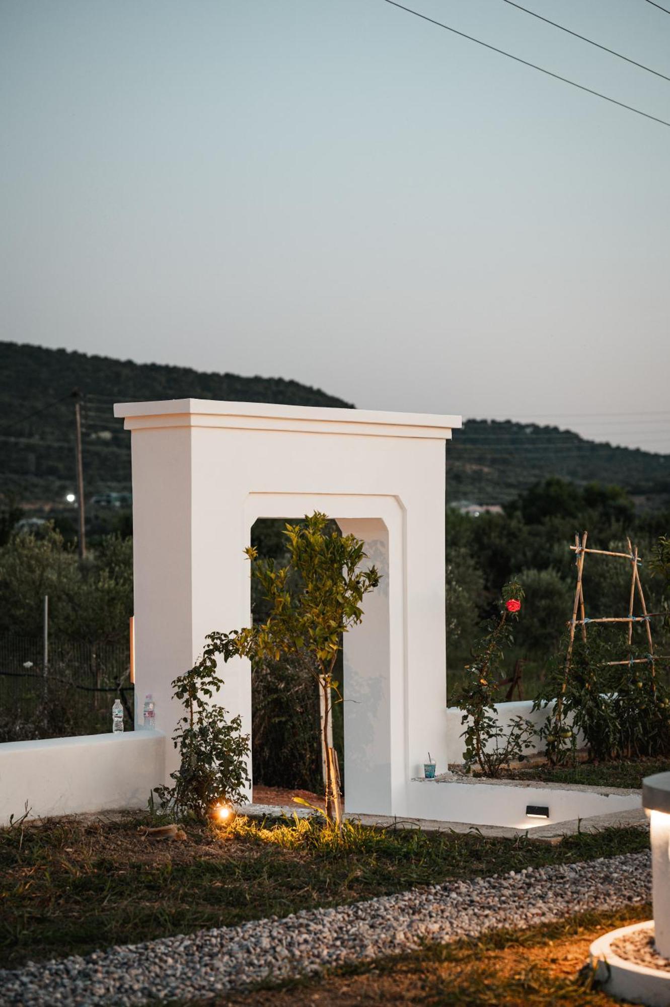 Trinity Design Suites Valanidorachi Exterior photo