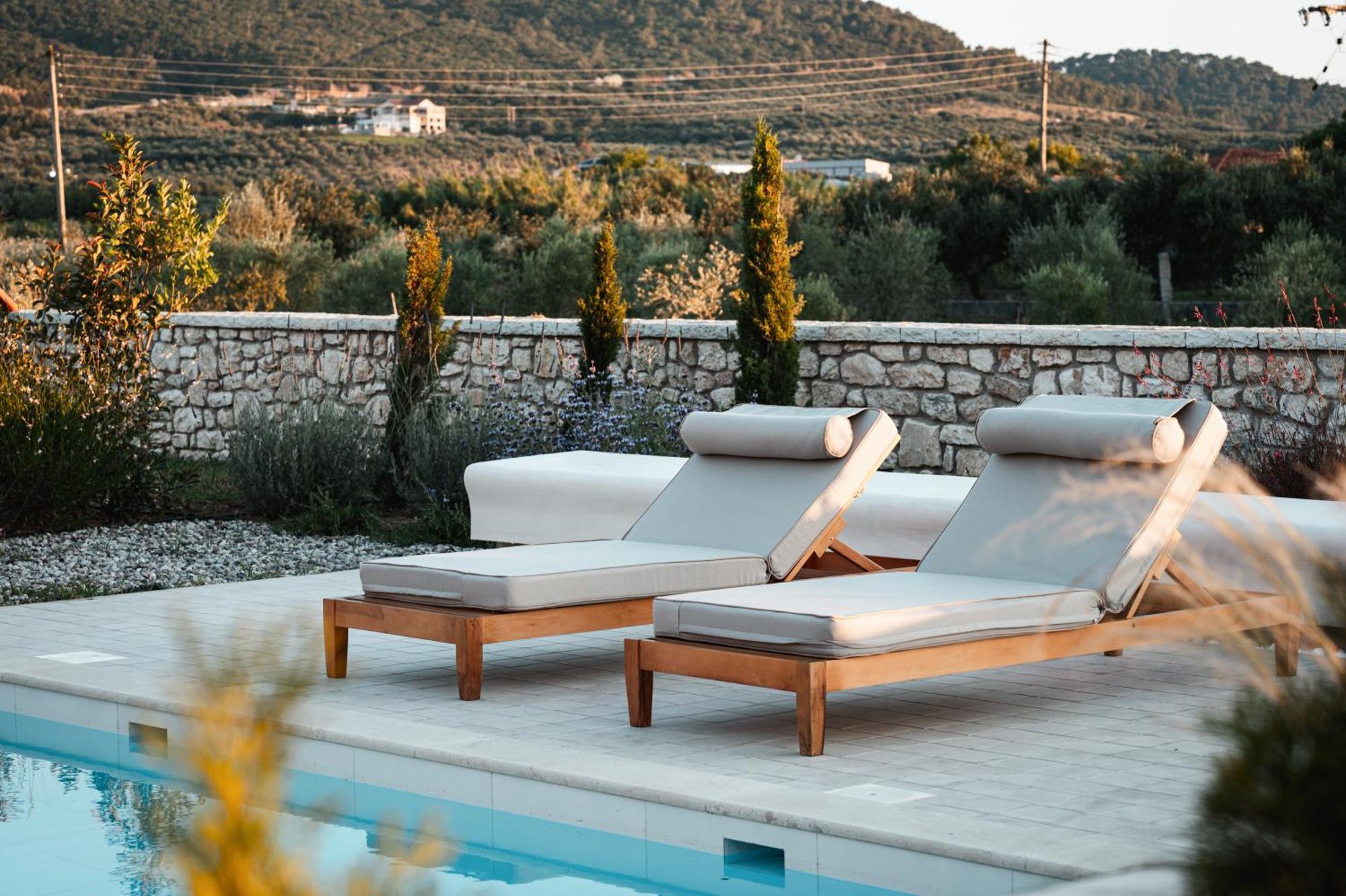 Trinity Design Suites Valanidorachi Exterior photo